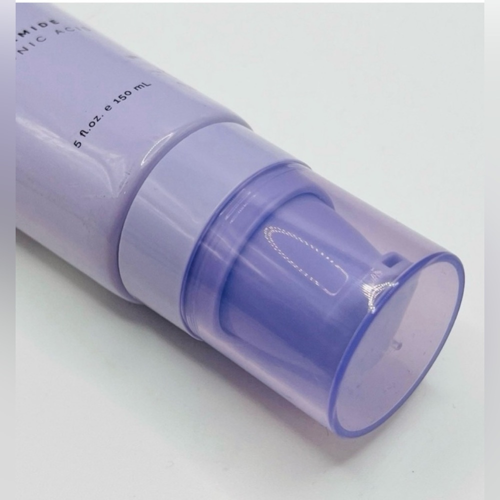 🌟HOST PICK🌟 Lacuna Hydrating Body Serum w/ Niacinamide & Hyaluronic Acid - Picture 2 of 6